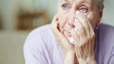 رد فعل مفاجئ لـ مسن بعد منعه من زيارة زوجته المريضة