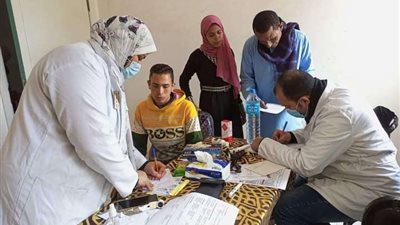 ضمن «حياة كريمة».. جامعة المنيا تنظم قافلة طبية ببني مزار