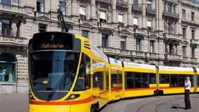 بالفيديو.. ترام مكيف مزود بالإنترنت وأتوبيس كهربائي صديق للبيئة بالإسكندرية