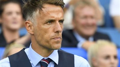 فيل نيفيل: إنتر ميامي ينوي التعاقد مع ليونيل ميسي