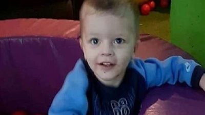 30 سنة سجن.. طفل يلقى مصرعه على يد عشيق والدته (تفاصيل)