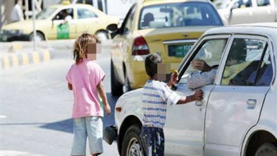 ضبط مسجل خطر يقوم باستغلال الأطفال في أعمال التسول بالجيزة