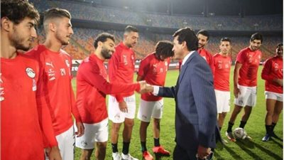 أول تحرك من وزير الشباب والرياضة بعد الإعلان عن إصابة محمد صلاح بكورونا