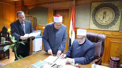 وكيل الأزهر يعتمد نتيجة الفصل الدراسي الأول لطلاب الأزهر بالخارج