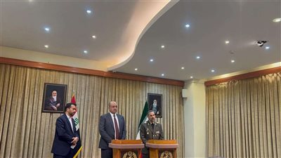 فى زيارة رسمية.. وزير الدفاع العراقي يصل إيران
