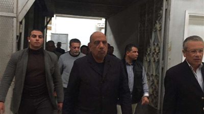 وزير قطاع الأعمال يتفقد عنابر وورش التصنيع لمتابعة الموقف التنفيذي  للنقل الجماعي