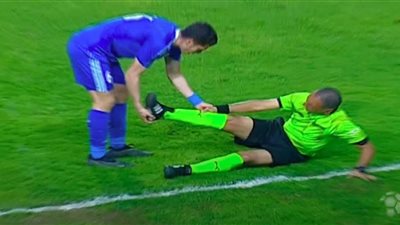 إصابة الحكم المساعد بمباراة سموحة وحرس الحدود