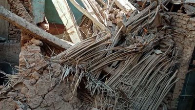 بالأسماء .. مصرع وإصابة 4 أشخاص إثر انهيار عقار بمنطقة الجمرك في الإسكندرية