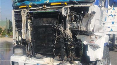 مصرع وإصابة 4 أشخاص في حادث تصادم سيارتين نقل بالإسماعيلية