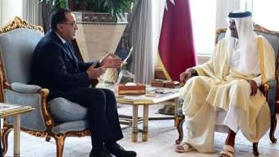 خلال لقائه برئيس الوزراء.. أمير دولة قطر ينقل تحياته للرئيس السيسي