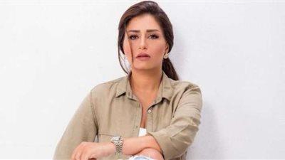 منة فضالي تجسد شخصية فاطمة في «سره الباتع»