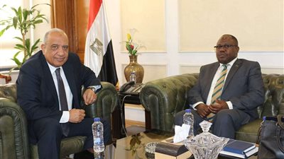 وزير قطاع الأعمال يستقبل سفير زامبيا والوفد المرافق له لبحث التعاون المشترك