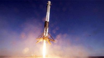 شركة سبيس إكس توقف رحلة قبل إنطلاقها بـ 9 دقائق