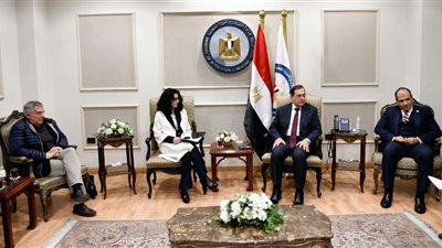 وزير البترول يستقبل وفداً من جامعة بولى تكنيكو دى ميلانو الإيطالية