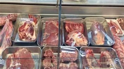 ضبط لحوم مجهولة المصدر بحوزة صاحب ثلاجة لحفظ السلع فى الجيزة