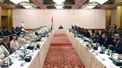 رئيس الوزراء يستمع لمداخلات رجال الأعمال والمستثمرين القطريين