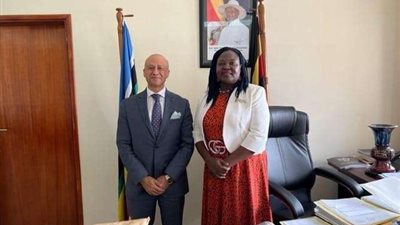 سفير جمهورية مصر العربية فى كمبالا يلتقي مع وزيرة الطاقة الأوغندية