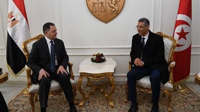وزير الداخلية يصل تونس للمشاركة في أعمال الدورة الأربعين لمجلس وزراء الداخلية العرب (صور)