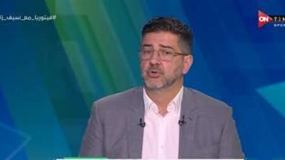 روي فيتوريا يحضر مباراة الأهلي والداخلية في الدوري