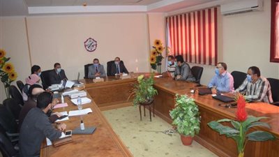 لجنة الإشتراطات العمرانية والبنائية بسوهاج تواصل أعمالها بالجامعة