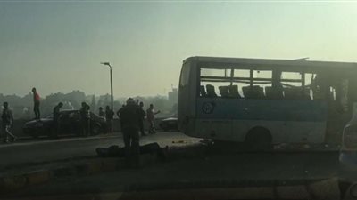 إنقلاب حافلة مدرسية أثناء توصيل التلاميذ إلي مدرستهم بالهرم