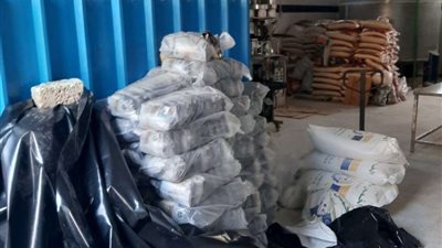 ضبط مصنع مبيدات غير مرخص في الخانكة