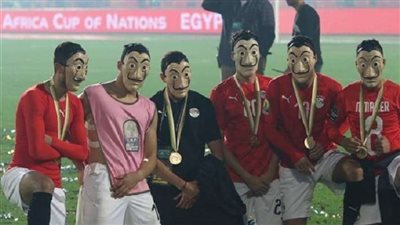 بعد فوزهم التاريخي.. المنتهب الأوليمبي يتناولون الكشري