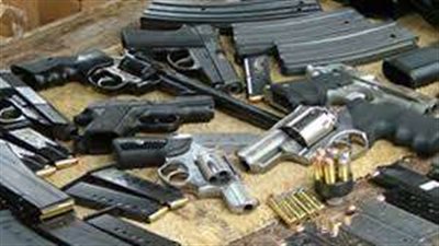 الداخلية تضبط شخصين بحوزتهم أسلحة نارية بالقليوبية