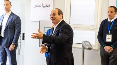 الرئيس السيسي يتفقد مشروع سكن لكل المصريين بالمنيا الجديدة