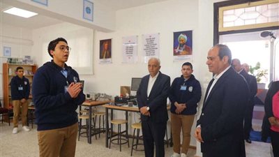 الرئيس السيسي يوجه التحية والتقدير لمُعلمي مدرسة المتفوقين بالمنيا الجديدة