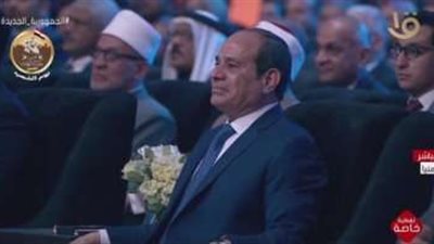 الرئيس السيسي يشاهد فيلما تسجيليا عن المشروعات الجديدة بالمنيا