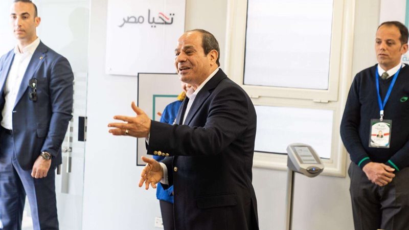 الرئيس السيسي يتفقد