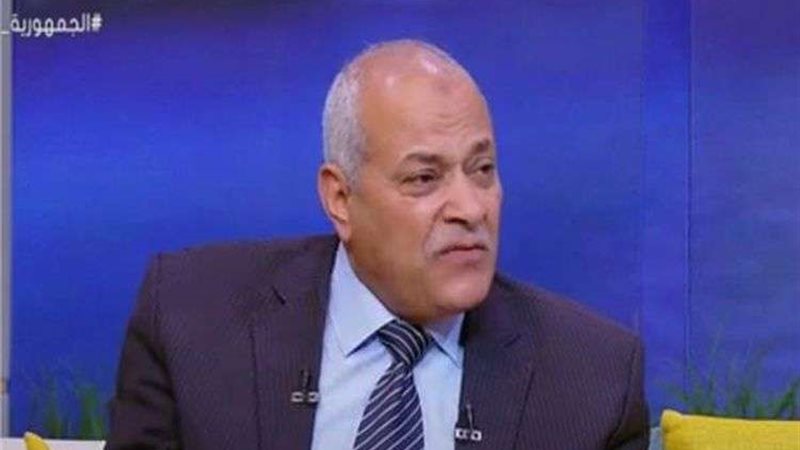 الدكتور عبدالعزيز