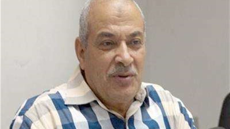 الدكتور عبدالعزيز