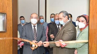 رئيس جامعة أسيوط يشهد افتتاحات معهد جنوب مصر للأورام