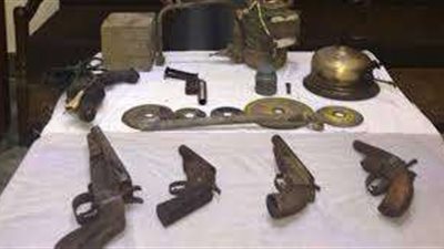 القبض على شخص حول منزله لورشة تصنيع أسلحة