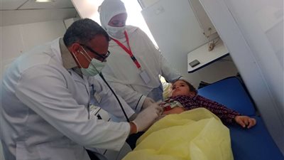 الكشف على 1200 مريض في قافلة طبية بالعاشر ضمن «حياة كريمة» بالشرقية