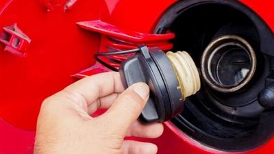 سوائل تقليل استهلاك البنزين..وهم يباع للملايين