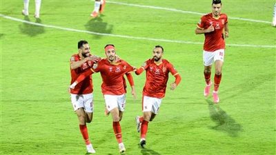 بقدم شريف و القندوسي..الأهلي يتقدم على القطن الكاميروني في الشوط الأول