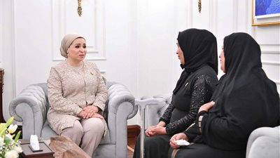 انتصار السيسي تعبر عن سعادتها بالحديث مع سيدات مصر الملهمات