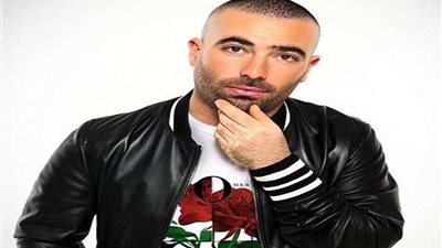 جندي في الجيش.. من هو الإسرائيلي الذي احتضنه محمد رمضان