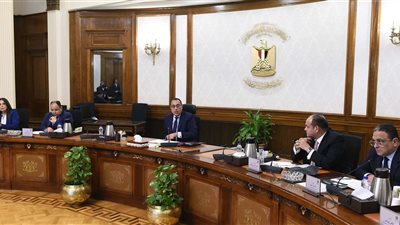 رئيس الوزراء يتابع خطوات إعداد برنامج رد الأعباء التصديرية للعام المالي المقبل