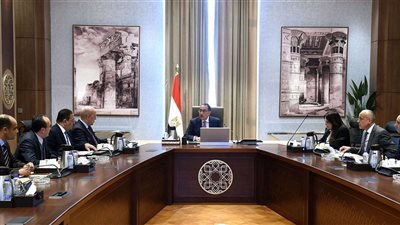 رئيس الوزراء يراجع مع وزير الإسكان موقف إجراءات وقواعد تحصيل مستحقات الدولة وتقنين أوضاع الأراضي المنضمة لأحوزة المدن الجديدة