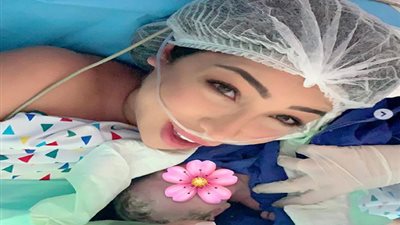 فنانة مغربية شهيرة تشارك متابعيها فيديو للحظات ولادة طفلتها!