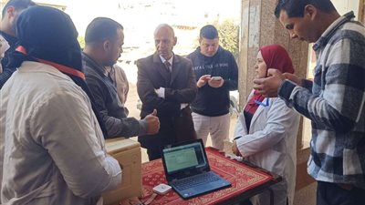 وكيل صحة الشرقية يتفقد عمل الفرق الطبية بحملة 