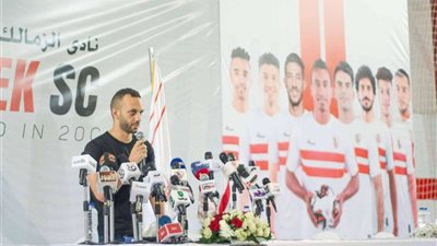بعد الفوز على الترجي.. أمير مرتضى يجتمع بلاعبي الزمالك