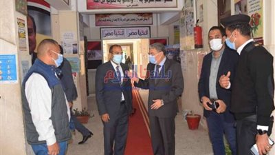محافظ المنيا يتفقد عددًا من لجان انتخابات الإعادة لمجلس النواب