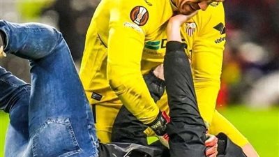 حبس مشجع هولندي شهرين بسبب اعتدائه على حارس إشبيليه