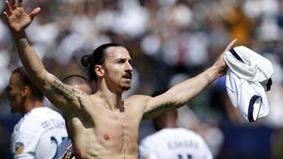 إبراهيموفيتش وريبيري يغيبان للإصابة عن مواجهة ميلان وفيورنتينا