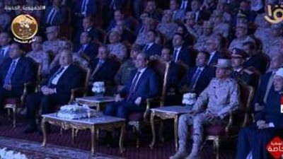 الرئيس السيسي يشاهد عرضا فنيا بعنوان 